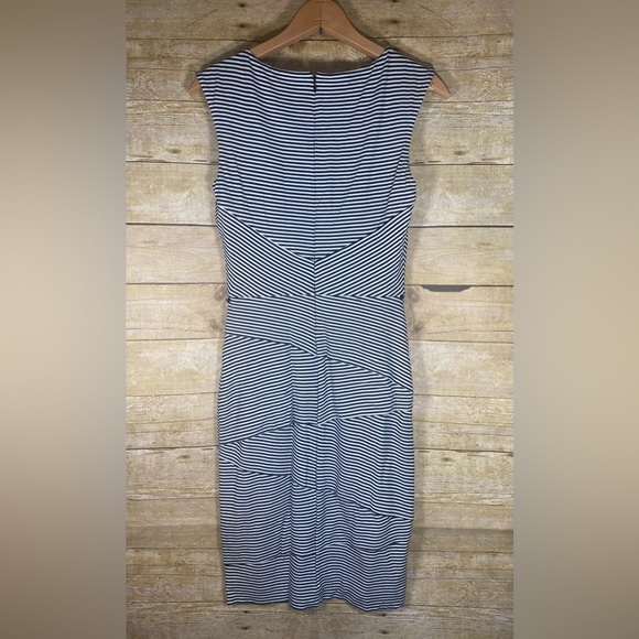 White House Black Market sz 4 Sleeveless Pencil Sheath Dress NO BELT - Picture 3 of 11